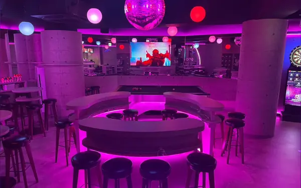 ASOBIBAR名古屋住吉複合店の店内